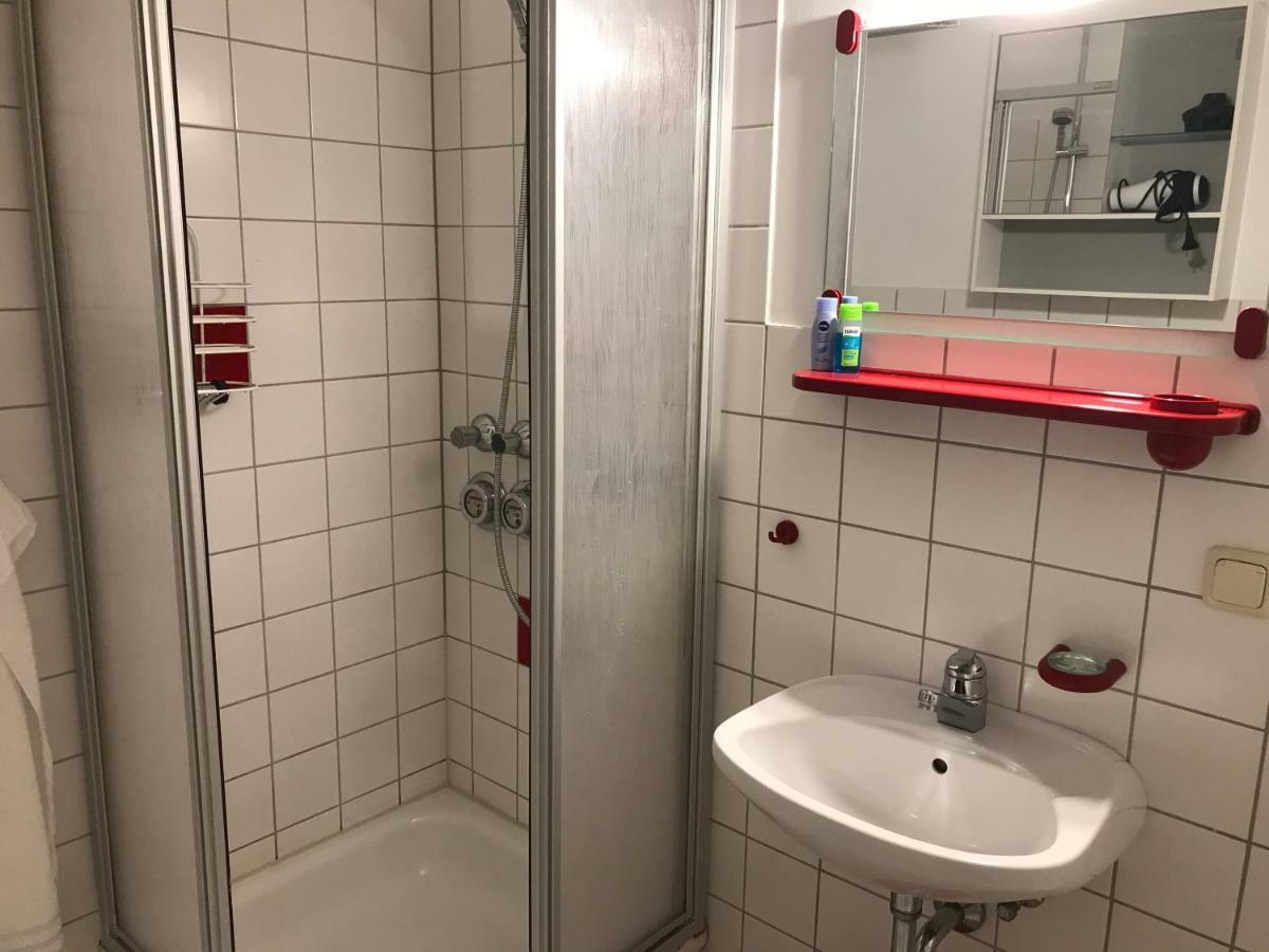Apartmenthaus Zentrum Komfort Apartments Mit Minikuchen Verschiedener Grossen Κάσελ Εξωτερικό φωτογραφία