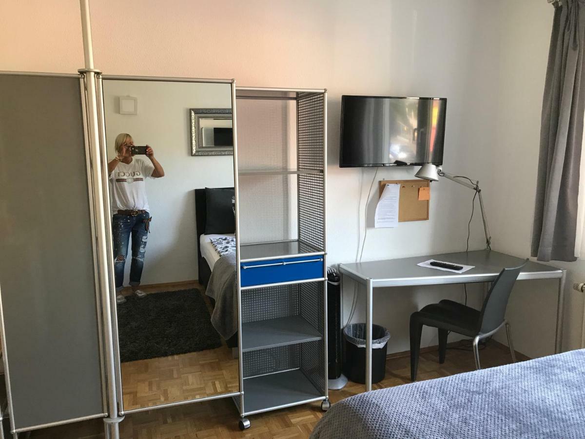 Apartmenthaus Zentrum Komfort Apartments Mit Minikuchen Verschiedener Grossen Κάσελ Εξωτερικό φωτογραφία