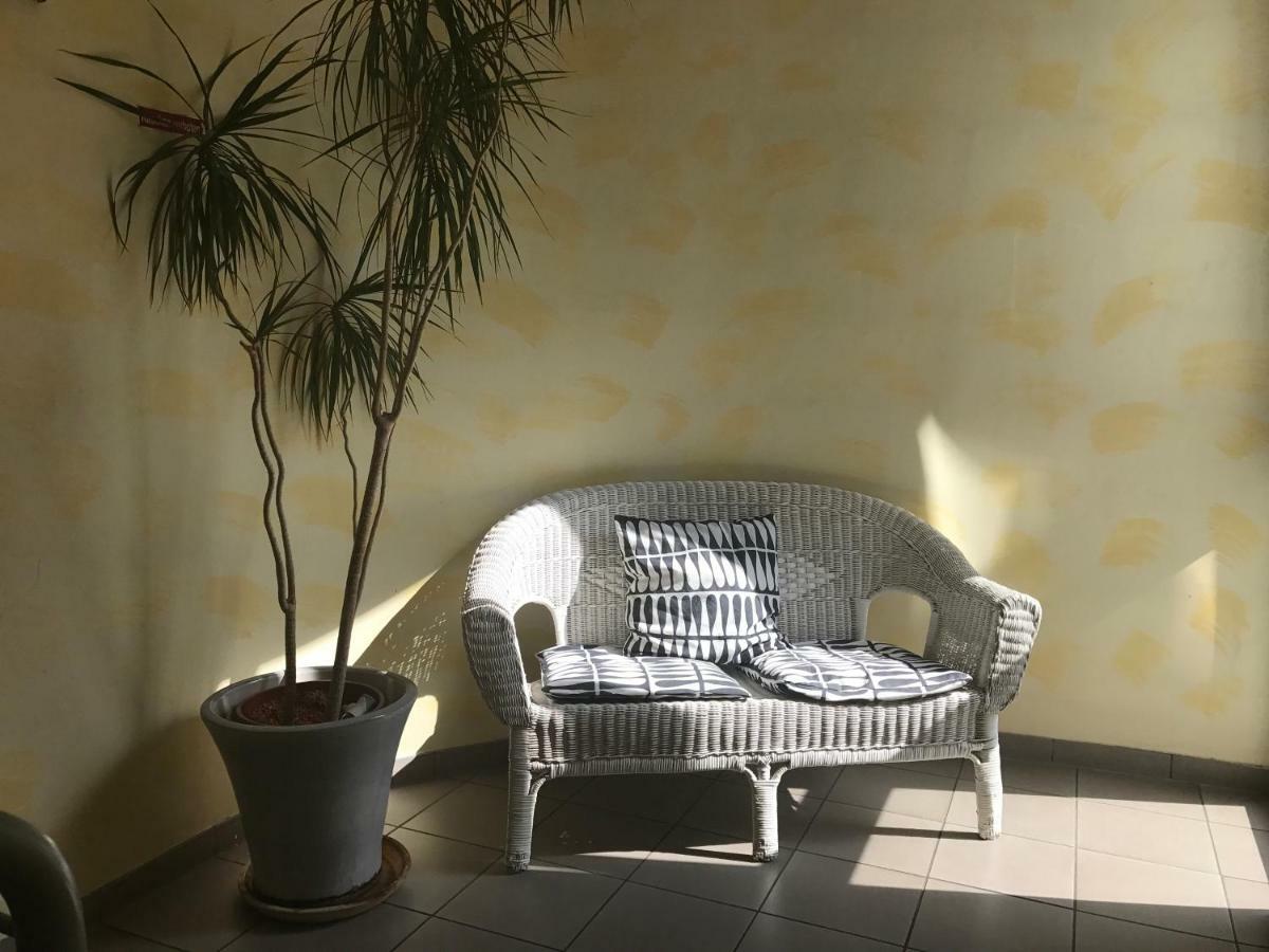 Apartmenthaus Zentrum Komfort Apartments Mit Minikuchen Verschiedener Grossen Κάσελ Εξωτερικό φωτογραφία