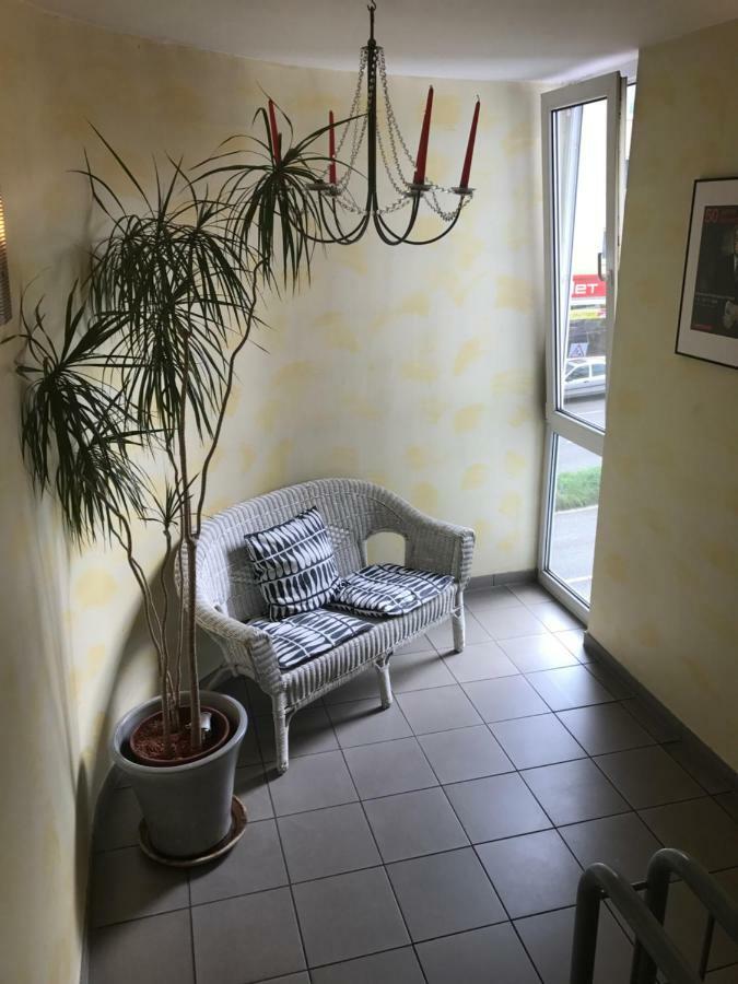 Apartmenthaus Zentrum Komfort Apartments Mit Minikuchen Verschiedener Grossen Κάσελ Εξωτερικό φωτογραφία