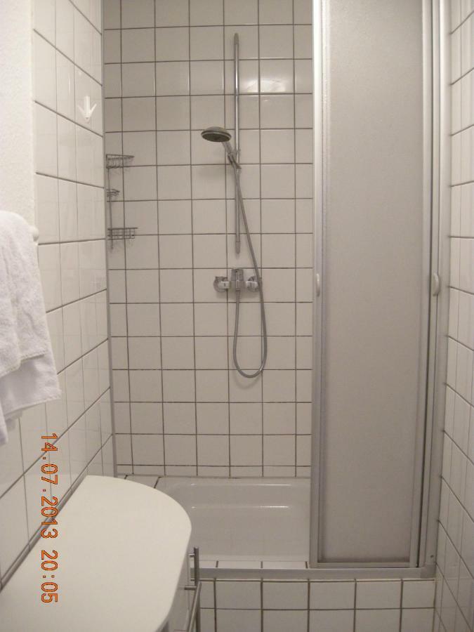 Apartmenthaus Zentrum Komfort Apartments Mit Minikuchen Verschiedener Grossen Κάσελ Εξωτερικό φωτογραφία